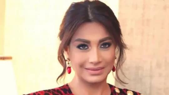 بالفيديو.. الإعلامية بسمة وهبة تستغيث من عرض البحر بعد نشوب حريق في مركبها