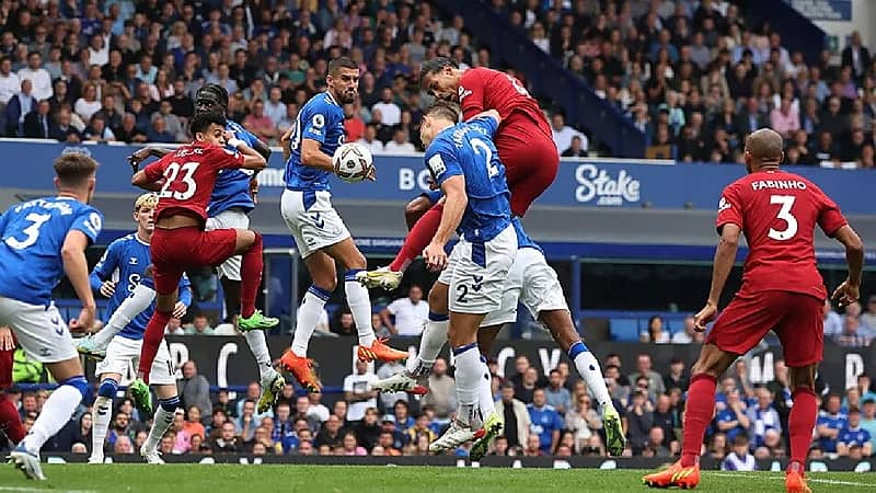 التعادل السلبي يخيم على لقاء ليفربول وإيفرتون