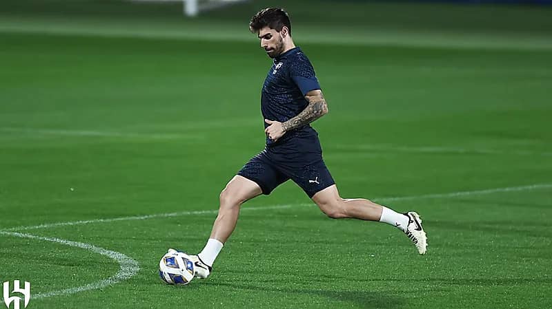 موعد سفر بعثة الهلال إلى جدة لمواجهة الاتحاد