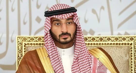 نائب أمير منطقة مكة المكرمة ينقل تعازي القيادة لذوي الشهيد الشمراني