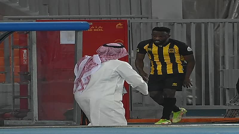 حسم 35% من راتب فهد المولد