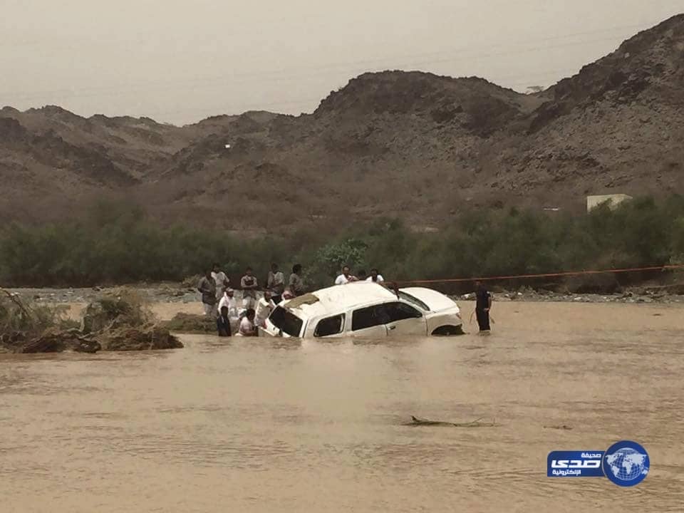 سقوط الأمطار علي  وادي قنونا يتسبب في  اسقاط ١٥ سيارة  خلال 3 ايام