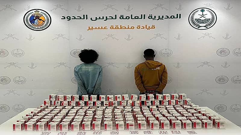 القبض على مخالفين لتهريبهما 37000 قرص خاضع للتداول الطبي.. فيديو