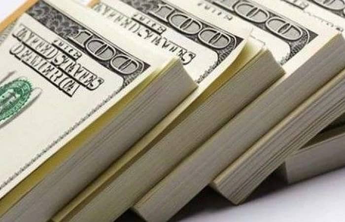 عاطل يكتشف أنه مديون للبنك بـ1.5 مليون دولار