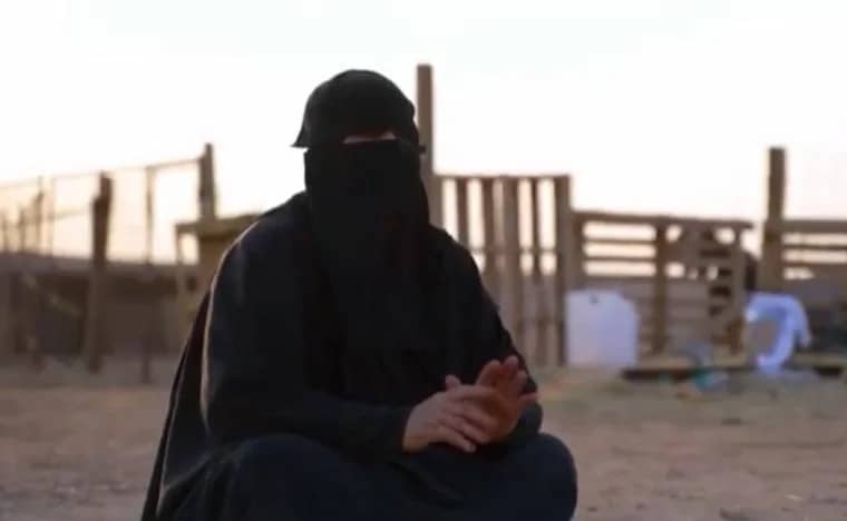 شاهد.. "أم ناصر" الحايلية تروي حكاية عيشها مع أغنامها 15 عامًا