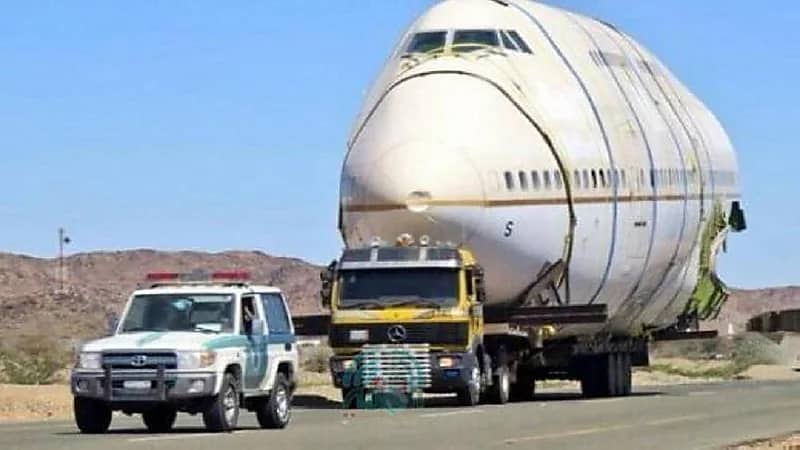 أمانة عسير تطرح مزاد علني لبيع طائرة "أم الركب"