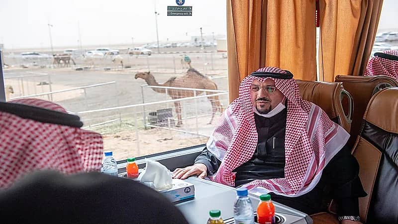 أمير القصيم يوجه بإعداد روزنامة سنوية لمزادات الإبل بالمنطقة