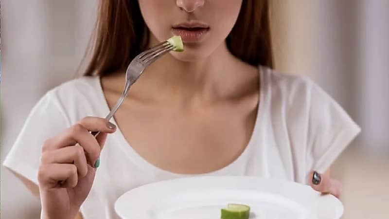 بالفيديو.. أخصائي تغذية: المزاج السيء علامة على سوء التغذية