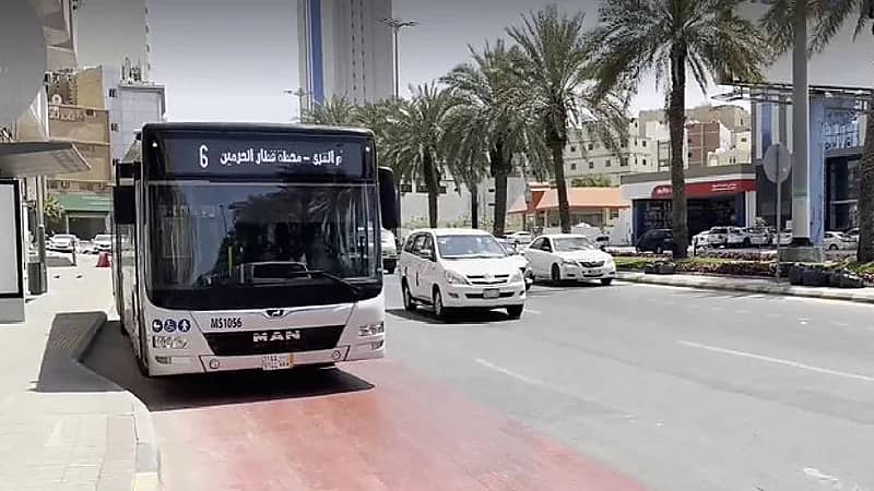 حافلات مكة تطلق خدمة إيقاف السيارة وخدمة النقل الترددي من وإلى الحرم