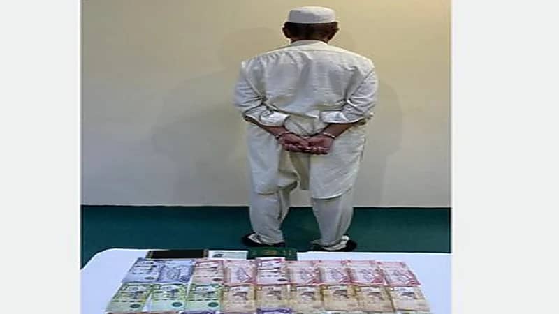 القبض على مخالف لنظام الإقامة لسرقته 7907 ريالات من شركة