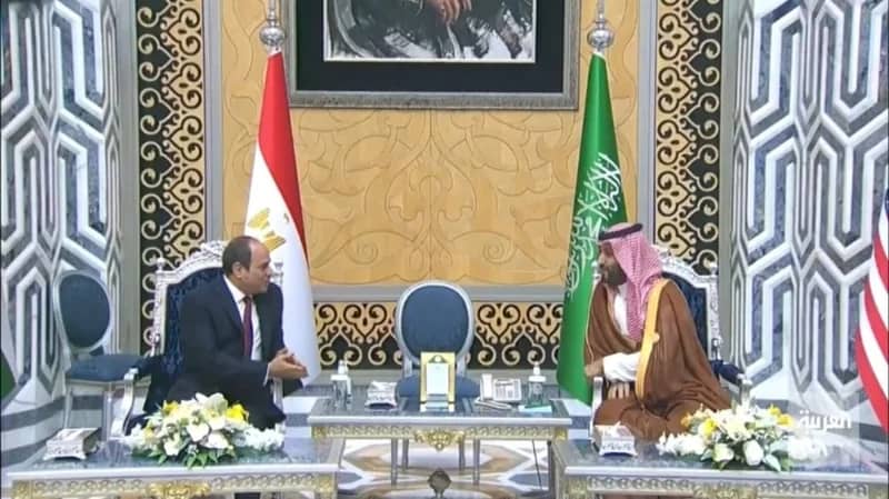 بالفيديو والصور.. ولي العهد يستقبل الرئيس المصري في جدة