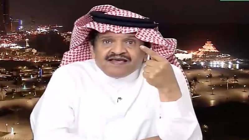 "جستنيه" يرد على تعليق آل معمر حول تعاقد ناديه مع نجم الأهلي