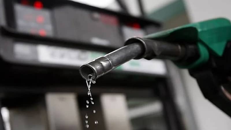 الغرامة والتشهير بمواطن لبيعه وقوداً مغشوشاً في جازان