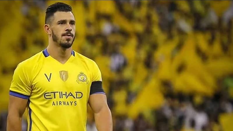حكم جديد ضد النصر في قضية جوليانو دي باولا