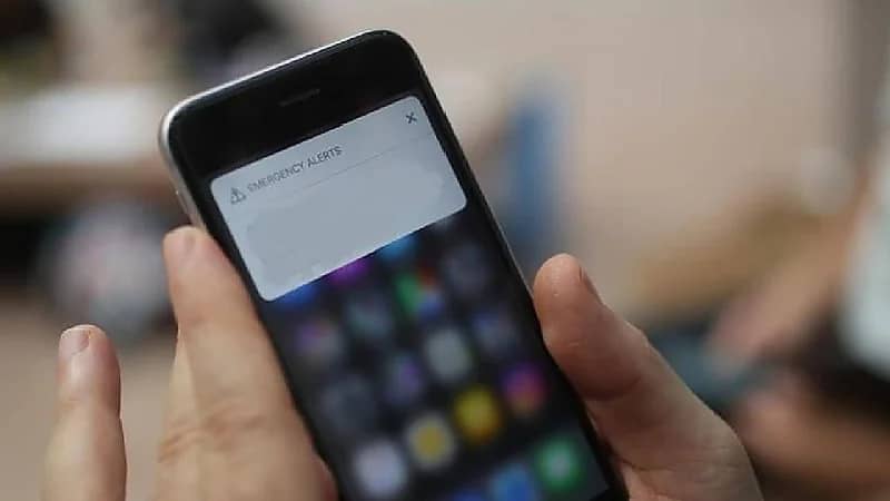 إطلاق رسائل إنذار لسكان جدة للتحذير من الأمطار