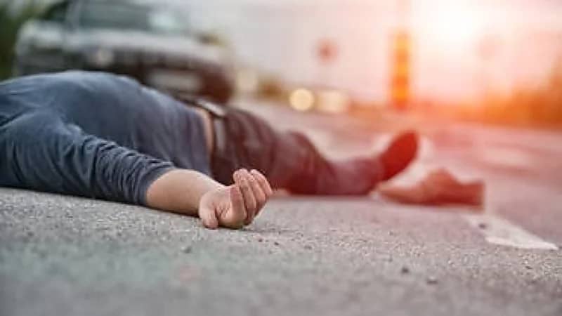 فتاة جامعية تقتل شاباً أمام المارة بمصر