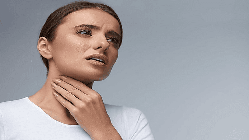 أبرزها الغرغرة.. نصائح تساعد في الوقاية من التهاب الحلق خلال الشتاء