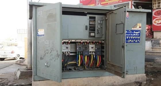 مدني عسير يتابع بلاغ مقسم كهربائي غير مقفل