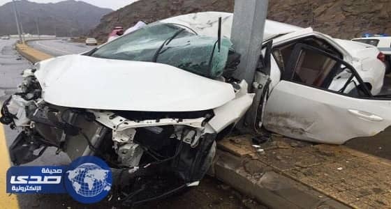 وفاة اثنين في انزلاق مركبتهم بالحجرة والمدني توخي الحذر في ظل الأجواء الماطره