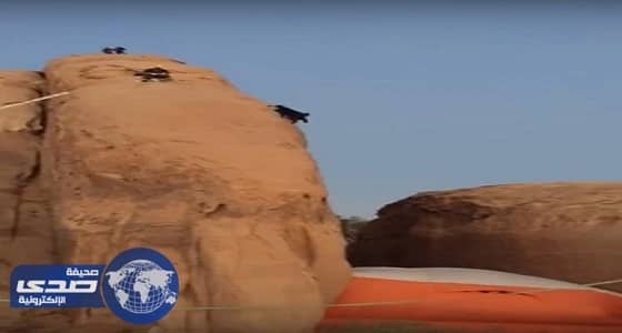 بالفيديو .. مدني العلا ينقذ أغنام محتجزة على سفح جبل منذ 4 أيام