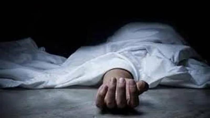 رجل يقتل زوجته خنقا بسبب خلافات بينهما 