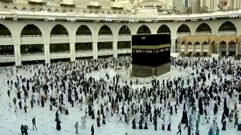 ضيوف الرحمن المتعجلون يؤدون طواف الوداع في ثاني أيام التشريق "فيديو"