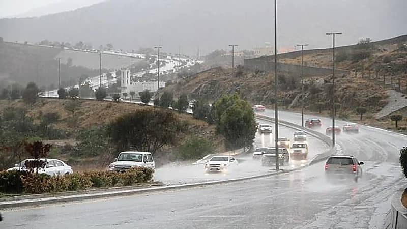 هطول أمطار رعدية على مناطق المملكة