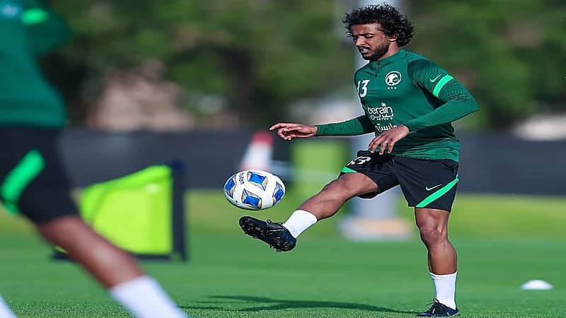 الأخضر يختتم معسكر أبــوظبي ويغادر إلى الشارقــة "صور"