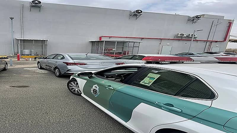 مُفحط تعمد تخويف قائدي السيارات على طريق عام