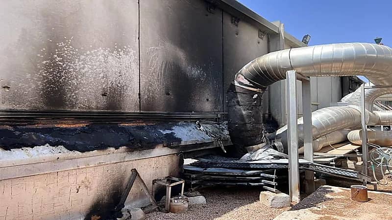 بالصور.. مدني ‎حفر الباطن يخمد حريقًا في مجمع تجاري بحي الورود