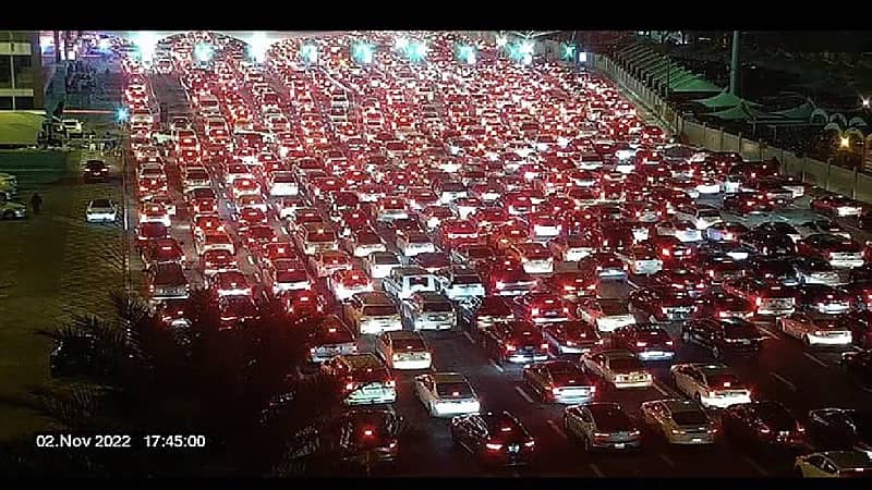 بالفيديو .. عطل تقني يضرب منافذ سلوى والرقعي وجسر الملك فهد وحالة عمار