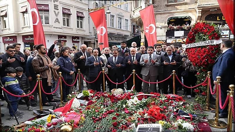 القنصل السعودي في إسطنبول يزور مقر التفـجير الإرهـابي بشارع الاستقلال ..صور