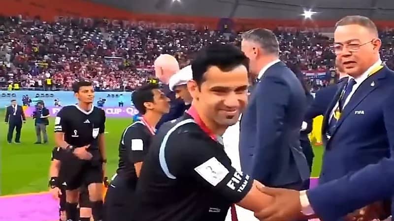 شاهد.. رئيس الاتحاد المغربي يصف حكم قطري بـ "الوغد"