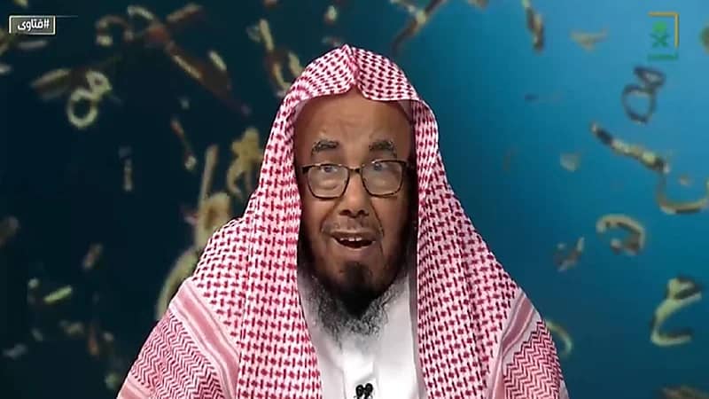 "المطلق" يوضح حكم تأجيل الصلاة بسبب الإرهاق من طريق السفر