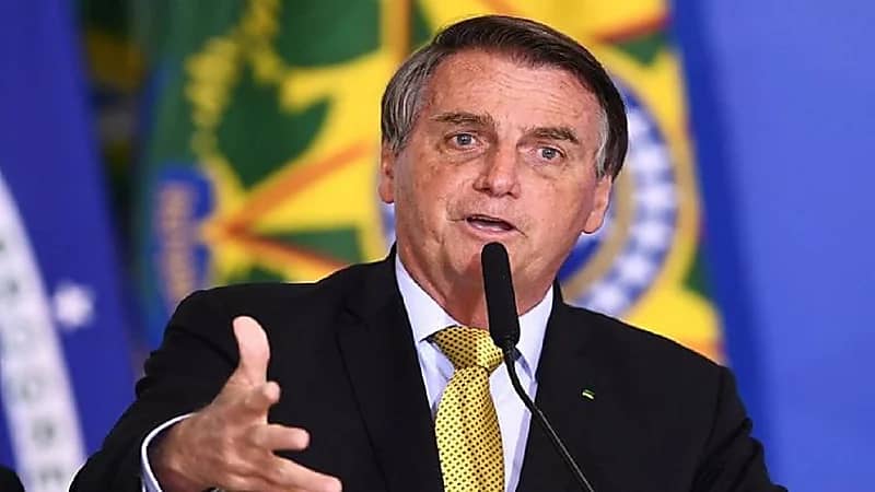 نقل الرئيس البرازيلي السابق بولسونارو إلى المستشفى