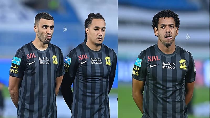 عدسة مصور "صدى" تلتقط صور طريفة للاعبي الاتحاد ومدربهم