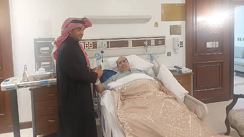 "البلطان" يزور البلوي للاطمئنان على صحته