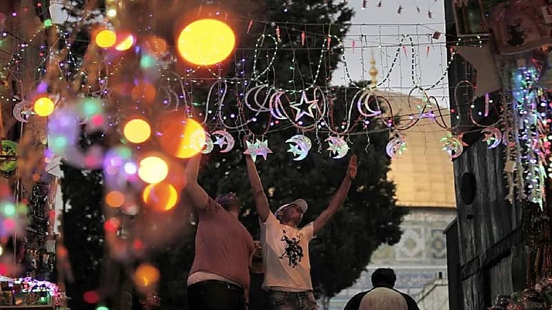 وفاة فتاة أثناء تعليقها زينة رمضان