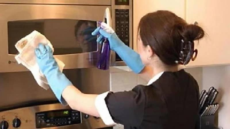 هروب العاملات المنزليات عادة سنوية تؤرق الأسر السعودية (فيديو)