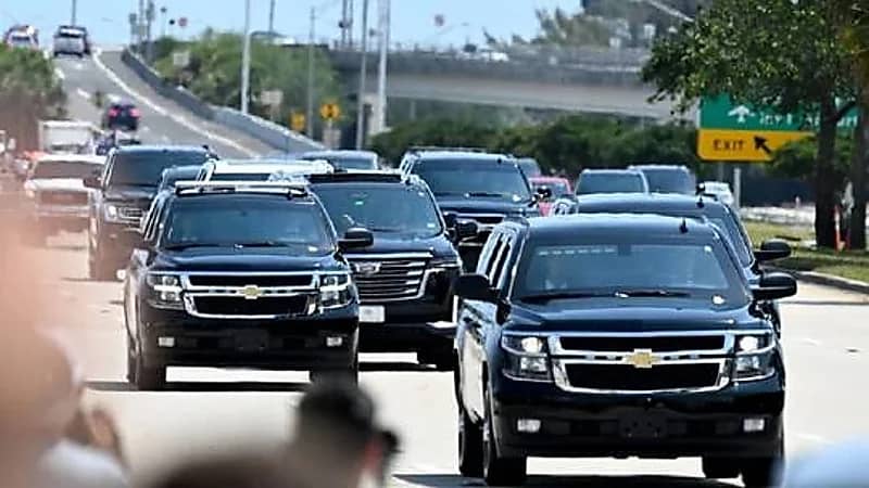 بالفيديو.. ترامب يغادر إلى نيويورك للمثول أمام المحكمة