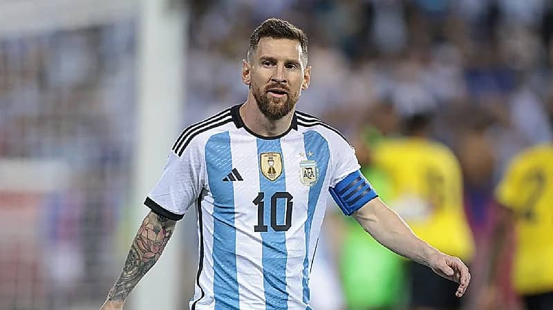 الهلال يقدم عرضا رسميا لميسي 