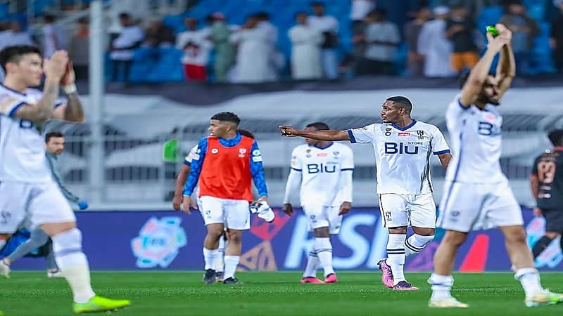 الهلال يطالب اتحاد القدم بإفادته عن عمل تقنية الفار بمواجهة الشباب