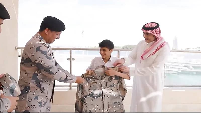 حرس الحدود يحقق أمنية طفل في رصد الأهداف الجوية بالرادار (فيديو)