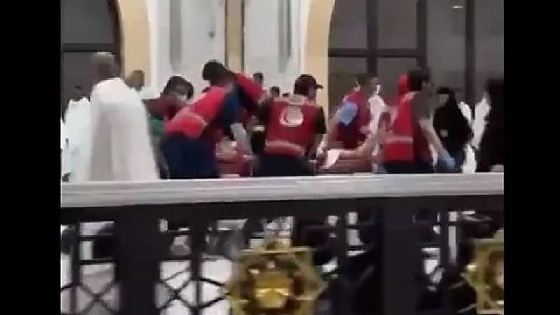 شاهد.. لحظة إسعاف معتمر في المسجد الحرام