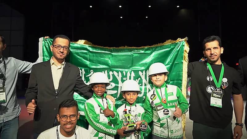بالفيديو.. المنتخب السعودي للروبوت يفوز بجائزة البرمجة في أمريكا