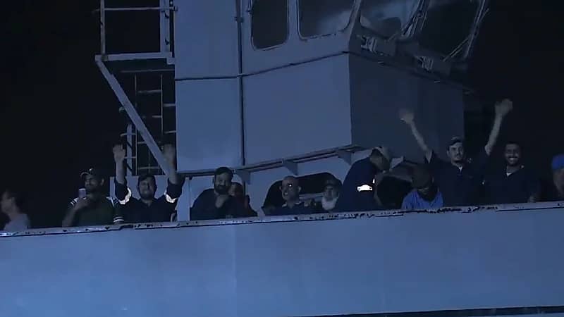 بالفيديو .. وصول 10 مواطنين و189 أجنبياً ضمن عملية الإجلاء من السودان