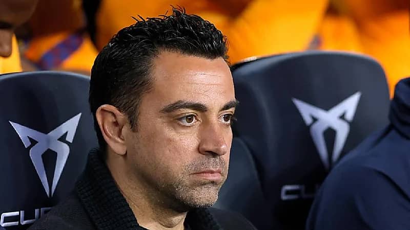 تشافي ينوي التخلص من 4 لاعبين الموسم المقبل