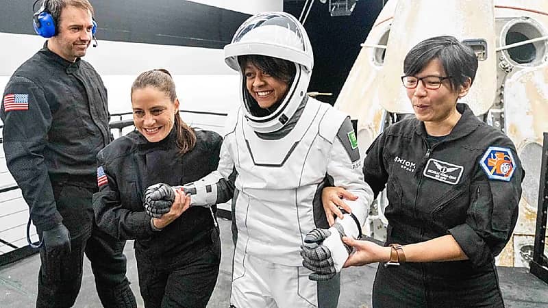 ريانة برناوي: الحمد لله على التَمام والوصول لكوكب الأرض بسلام