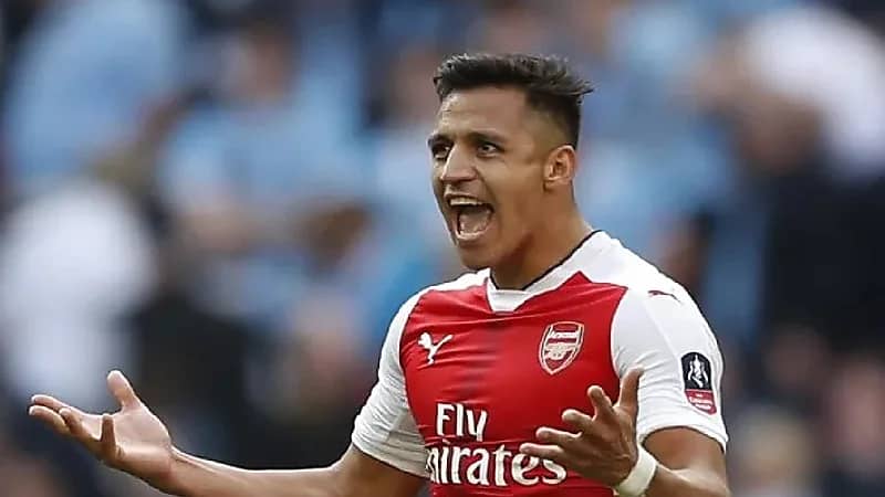 الفتح والخليج يتنافسان على ضم سانشيز