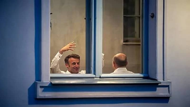 ماكرون يثير السخرية بعد تناوله زجاجة بيرة دفعة واحدة.. فيديو